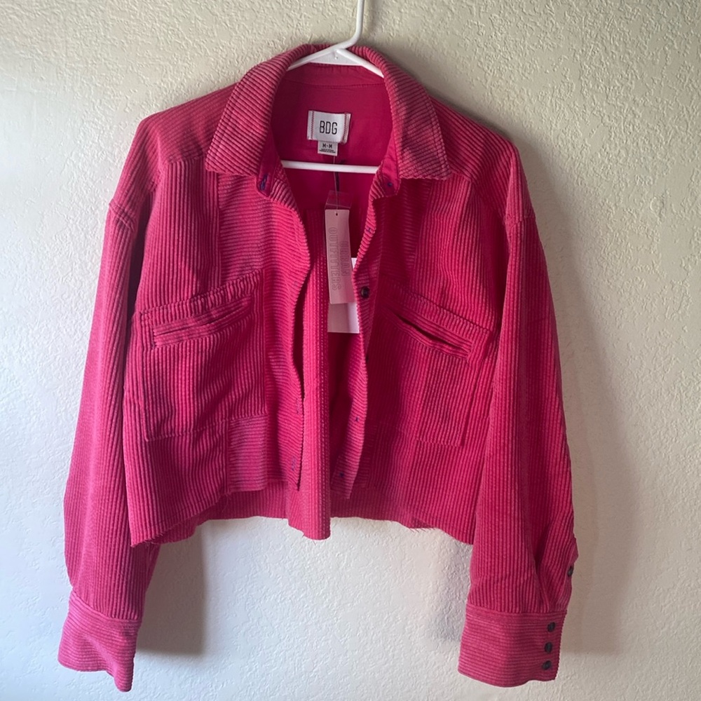 NWT Urban Outfitters BDG Pink Corduroy Cropped Button Down Shacket Size Medium